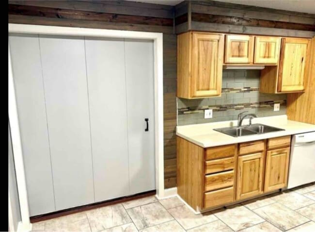 Foto del edificio - 2315 Loreco St