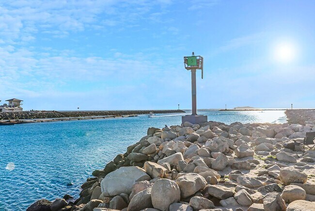 Foto del edificio - 1901 Victoria Ave