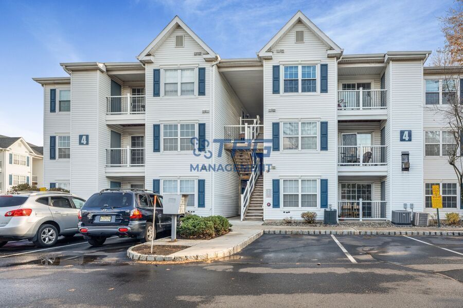 Foto principal - 414 Waterford Dr