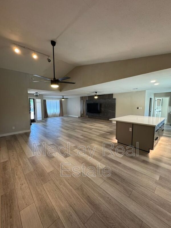 Foto del edificio - 4634 W Wagoner Rd