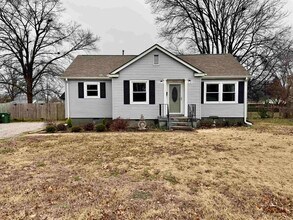 Building Photo - 4907 1st Ave