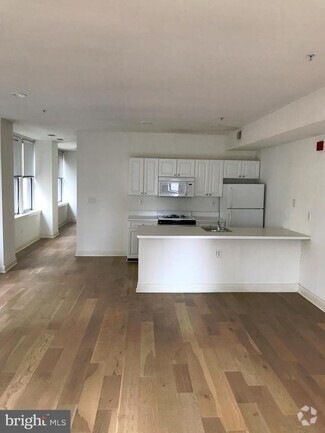 Building Photo - 1229 Chestnut St