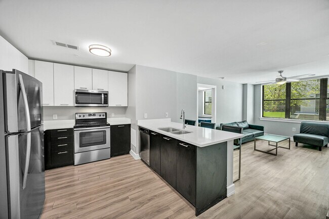 Cocina modelo - Empire Columbia Apartments