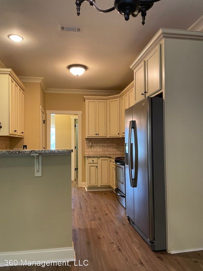 Building Photo - 4 br, 3 bath House - 352 Lightness Dr