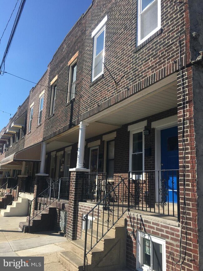 Building Photo - 1402 S Newkirk St