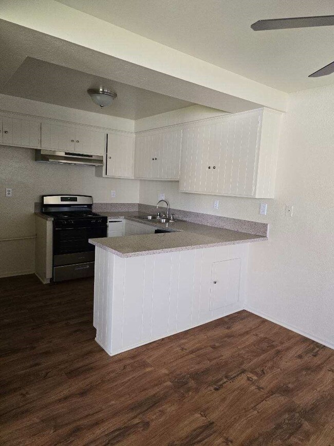 Foto del edificio - Lakewood Village