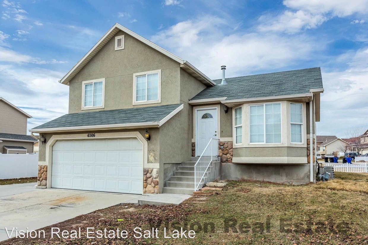 Primary Photo - 4 br, 2 bath House - 6506 S Gold Medal Drive