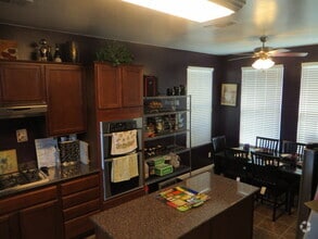Building Photo - 837 Lemieux Ln