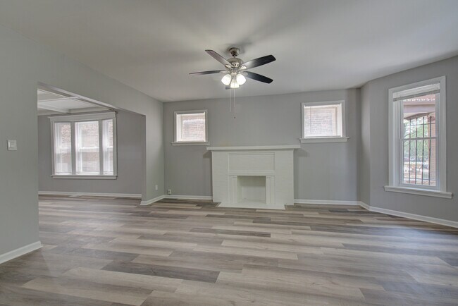 Building Photo - 125 N Mayfield Ave