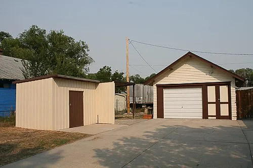 Building Photo - 300 E 5th St