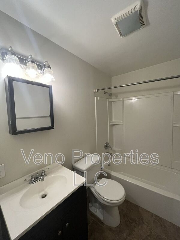 Foto del edificio - 1688 Western Ave