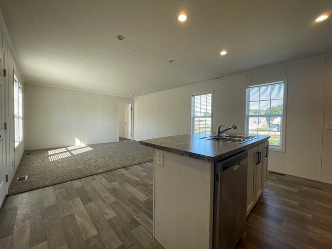 Foto del edificio - 16242 Frontenac Ave