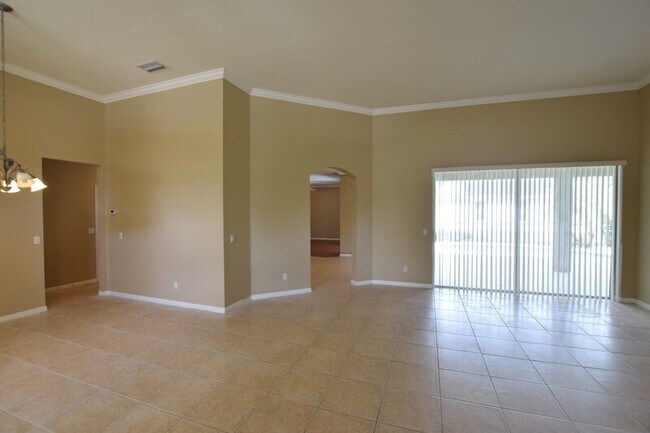 Building Photo - 1590 Cherry Lake Way