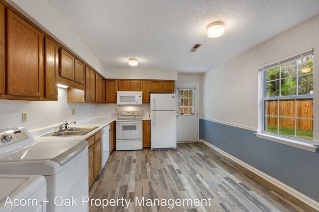 Foto del edificio - 3 br, 2 bath House - 4011 Baker St.