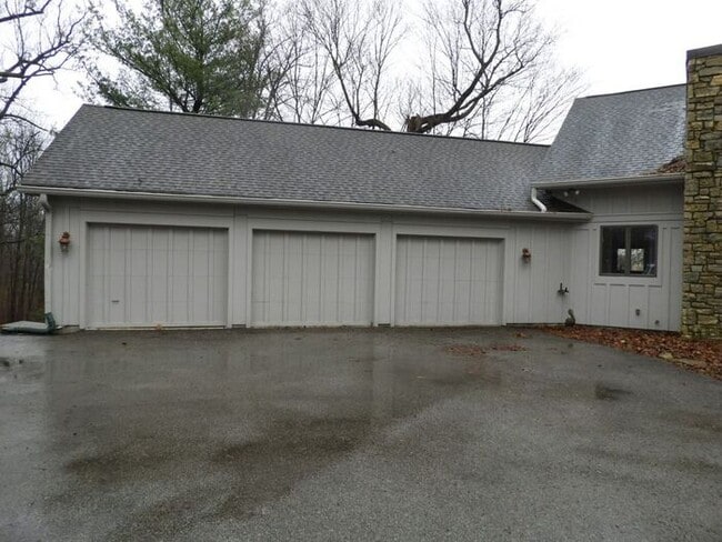 Building Photo - 16960 Union Chapel Rd