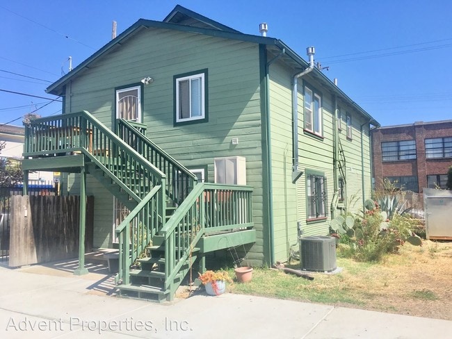 Building Photo - 2337 Adeline St