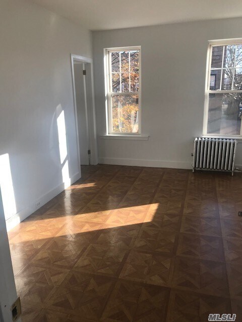 Foto del edificio - 74-46 62nd St