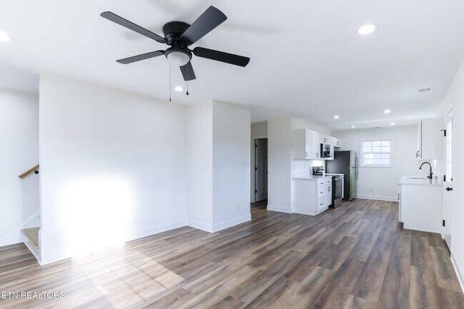 Foto del edificio - Maryville 37801 - New Construction, 5 bedroom, 2 bath home - Contact Adam Sharp (865) 254-0980