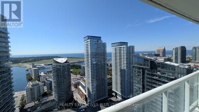 Building Photo - 85 Queens Wharf Rd