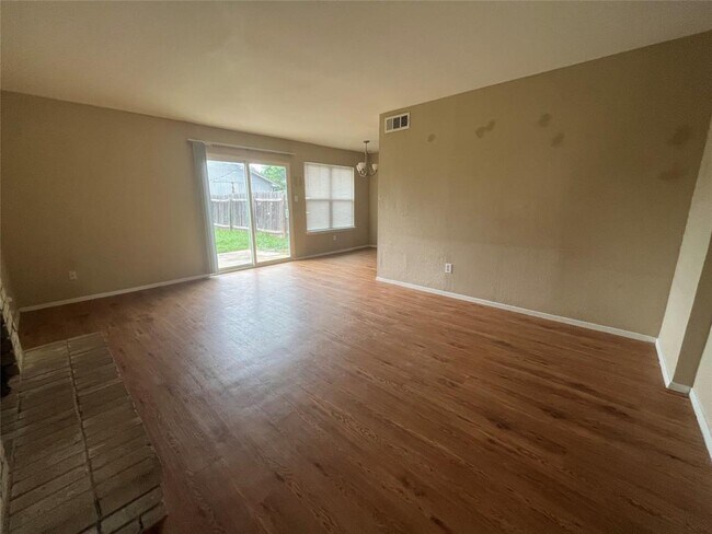 Building Photo - 1206 Doreen Ct