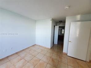 Foto del edificio - 561 NE 30th Terrace