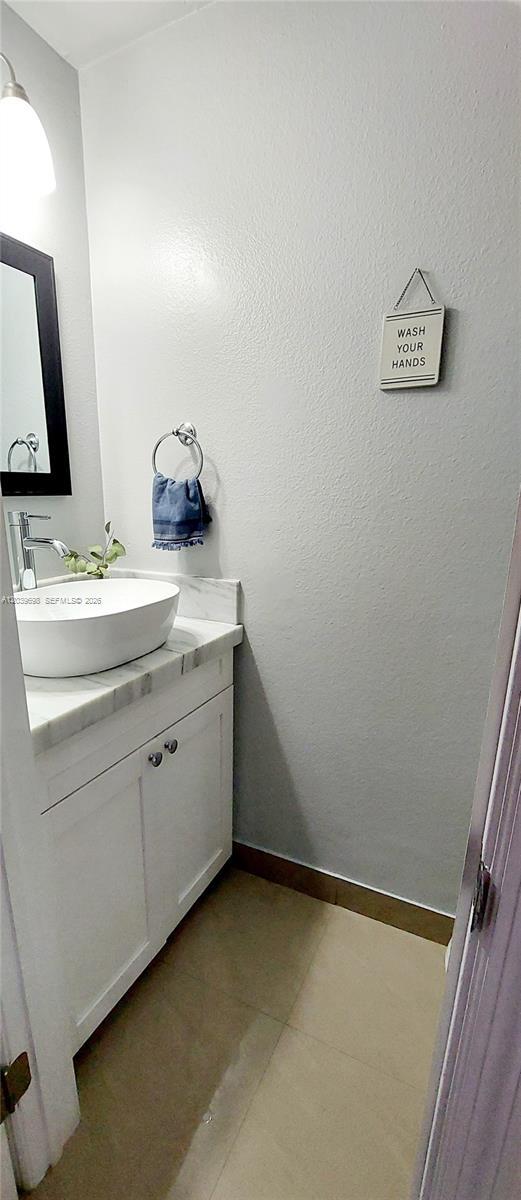 Foto del edificio - 17063 NW 56th Ct