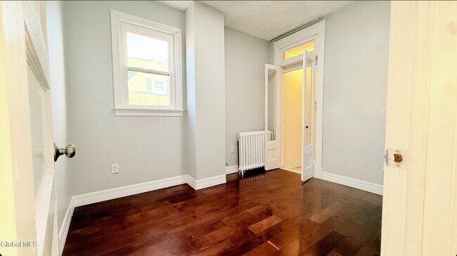 Foto del edificio - 554 Washington Ave