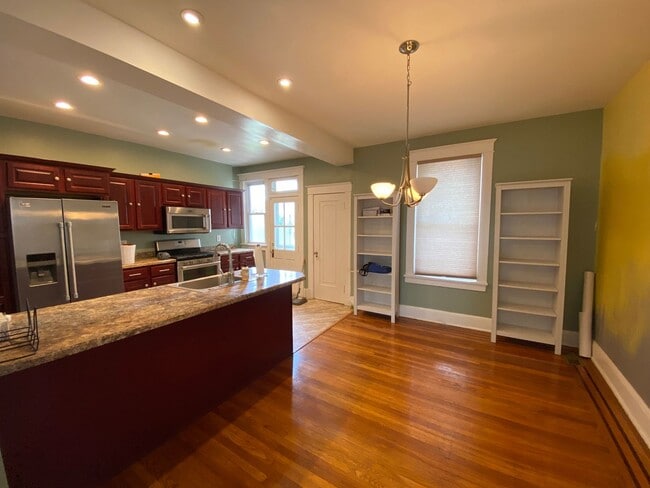 Building Photo - Charming 3 Bedroom/1.5 Bathroom Townhome in Waverly, MD with Detached Garage!