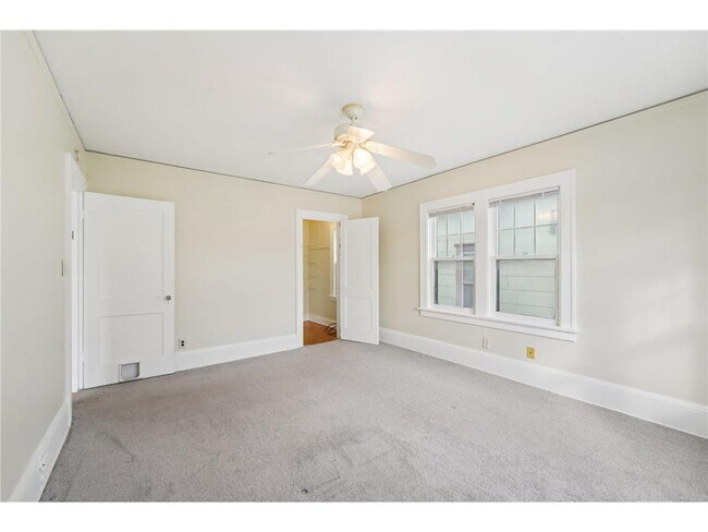 Foto del edificio - 661 Surrey Ave E