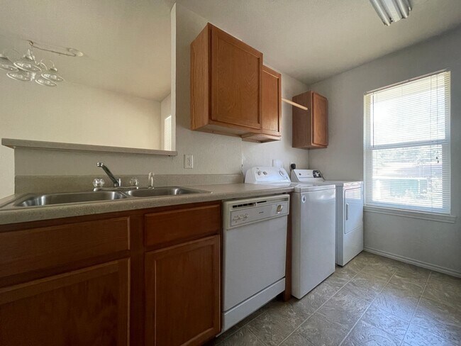 Foto del edificio - 413 Creek St