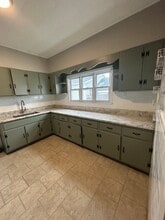 Building Photo - 118 Inman St