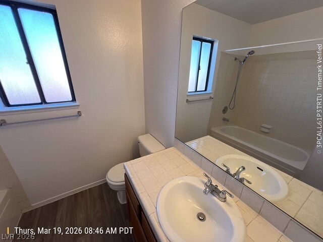 Foto del edificio - 6445 Hartwood Rd