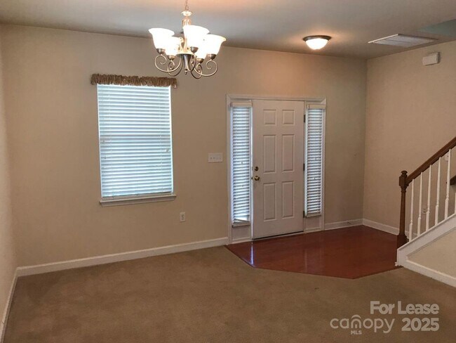 Building Photo - 1210 Bottle Brush Ln