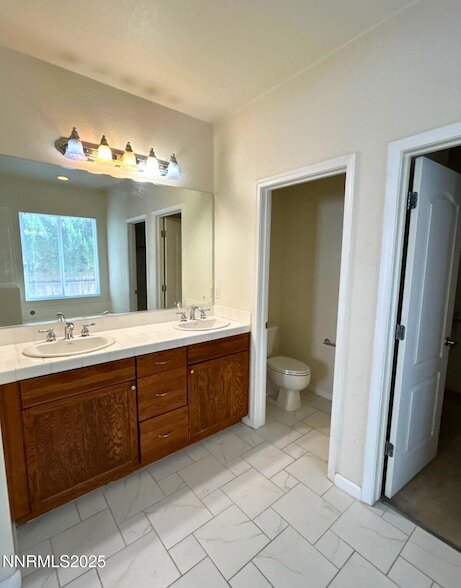 Building Photo - 7121 Crest Hill Dr