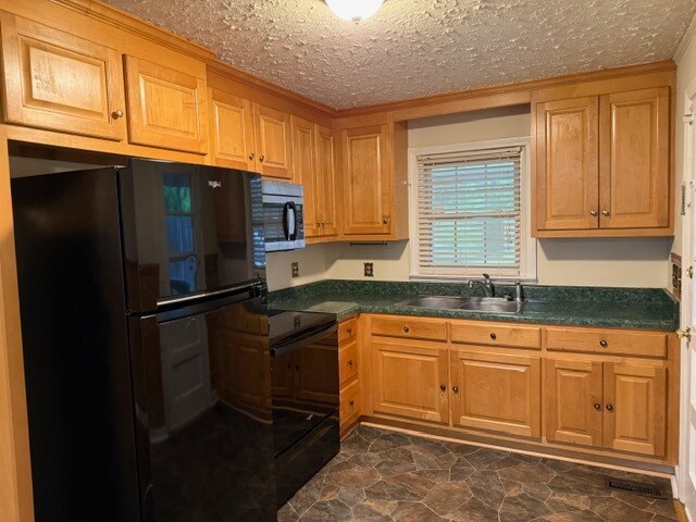 Foto del edificio - 111 Todd Cir