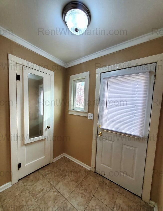 Building Photo - 201 2nd St