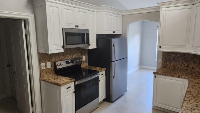 Foto del edificio - 4672 SW Carib St