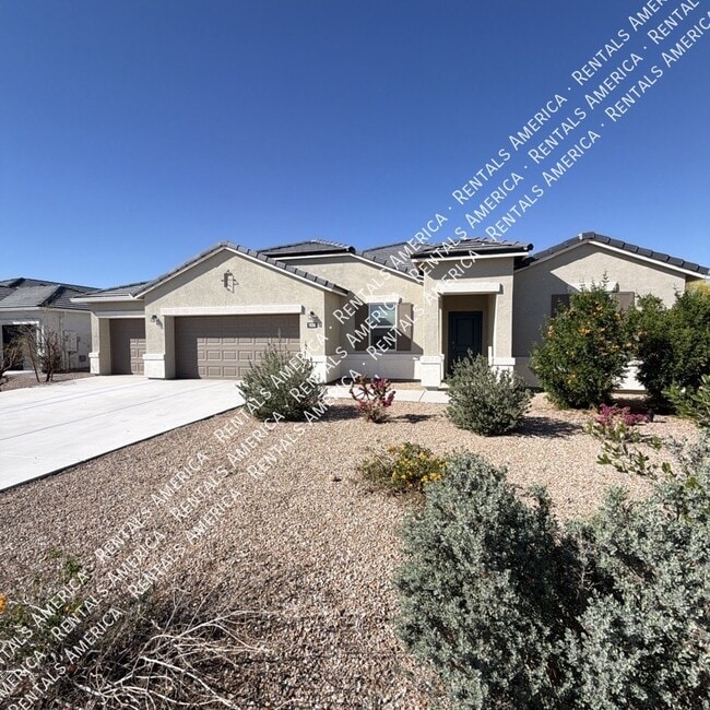 Building Photo - 1038 W Castle Ct