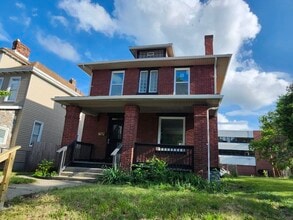1543 Clifton Ave
