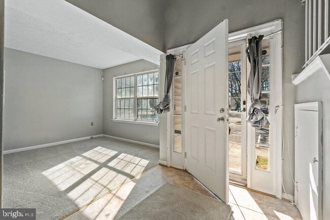 Building Photo - 10477 Campus Way S