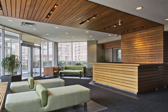 Building Photo - 798 Richmond Street West