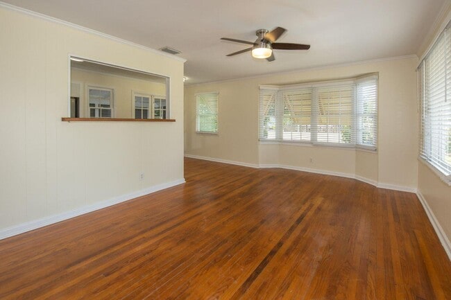 Foto del edificio - 219 11th Ave S