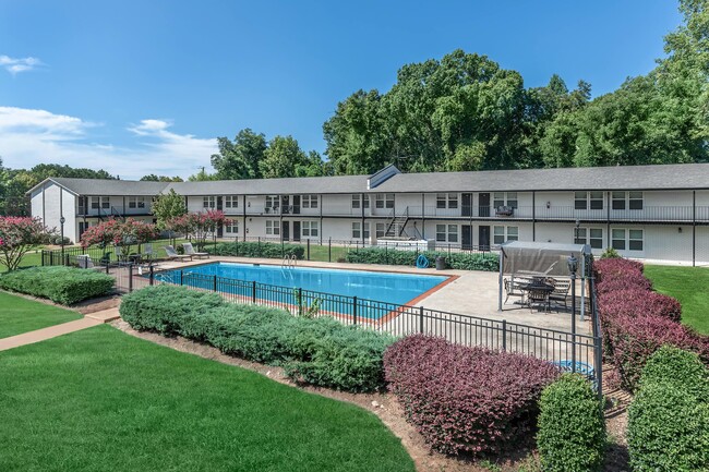 Foto del edificio - Courtyard Apartments