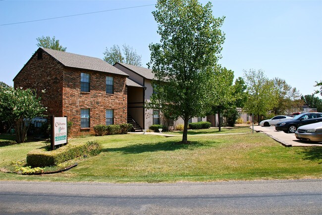 Building Photo - 3224 Celeste Rd