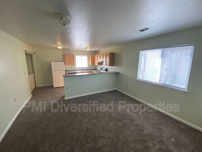 Building Photo - 965 Prater Way