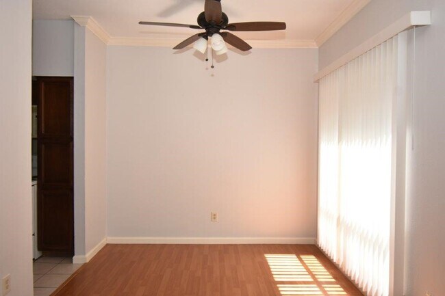 Foto del edificio - 6602 Harbor Town Dr