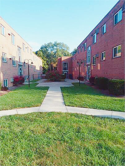 Foto del edificio - 1512 W North Bend Rd