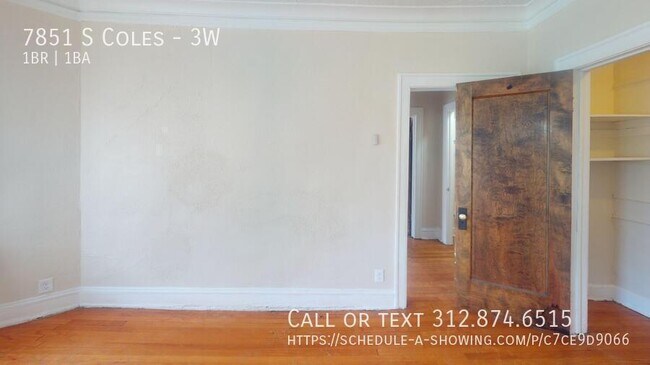 Foto del edificio - 7851 S Coles- 3W