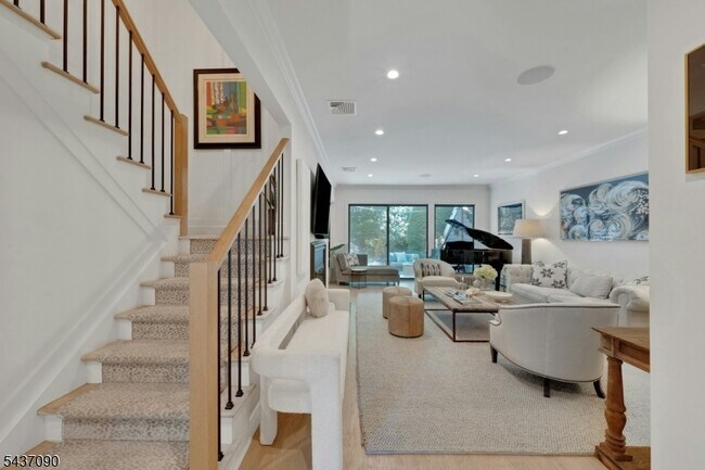 Building Photo - 224 Barnstable Dr