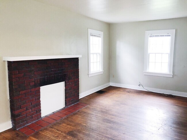 Foto del edificio - 323 S Eagleson Ave